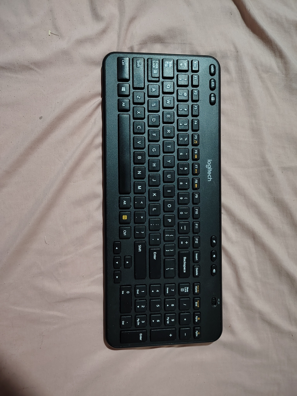 Logitech Compact Wireless Keyboard in Black
